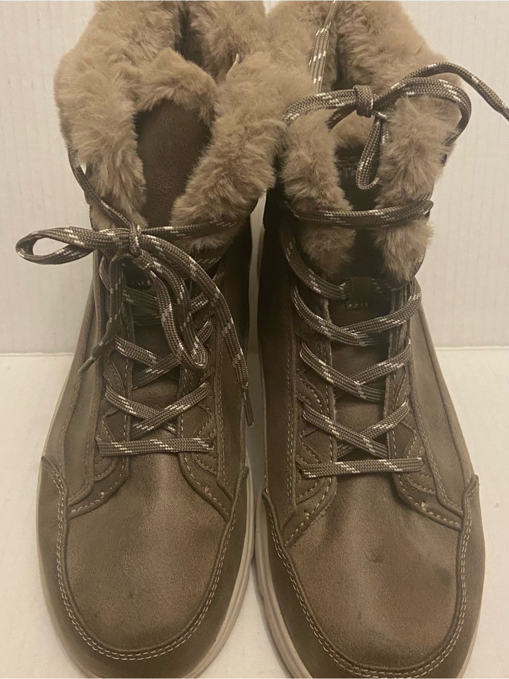 Skechers Ultra Go Air Cooled Goga Mat Faux Fur Lined Lace Up Booties Size 9.5. - Picture 2 of 8